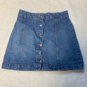 Short jean skirt
